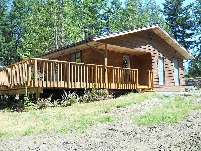Cozy Home with Large Deck