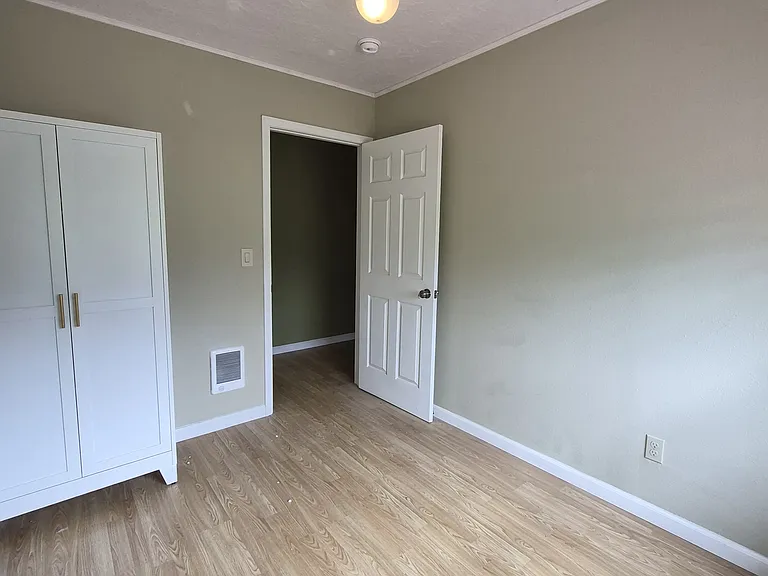 627 NE Forest Ln — Photo 10