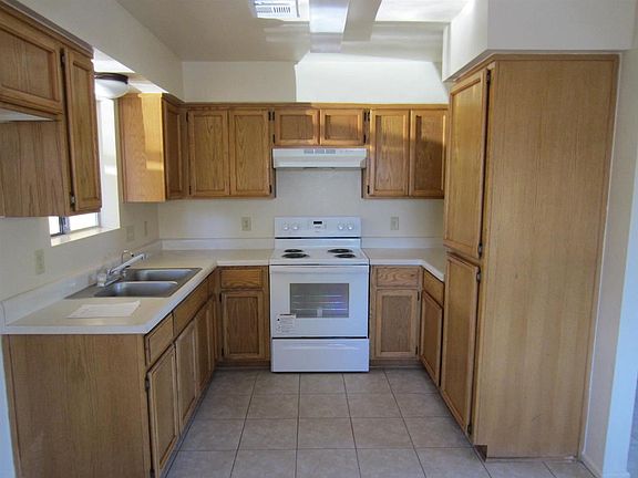 3rd image of 1820 E Kennedy Ln