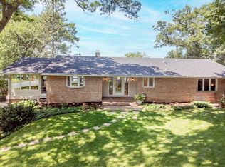 8218 Oakmere Rd, Bloomington, MN 55438