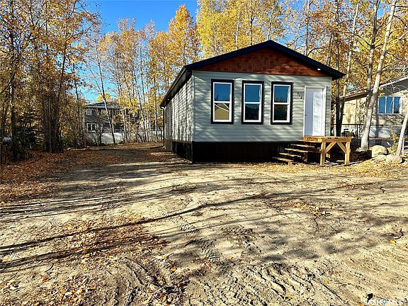 2nd image of 912 Quandt Crescent
