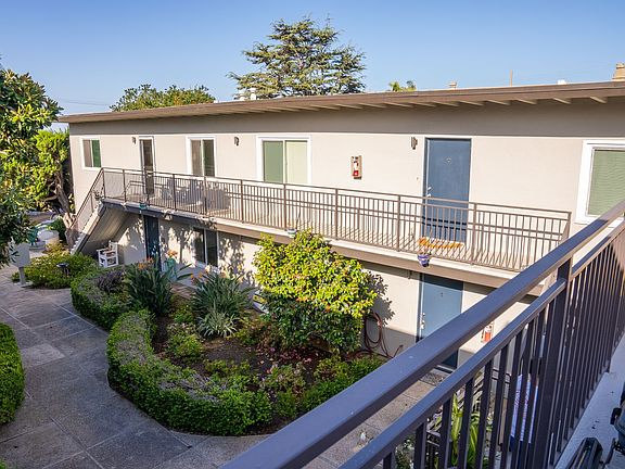 3rd image of 374 Cypress Dr #11