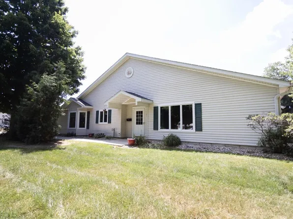 72 Victoria Cir, La Porte, IN 46350