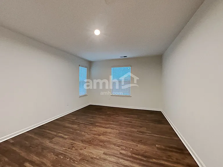 5061 Twin River Dr — Photo 21