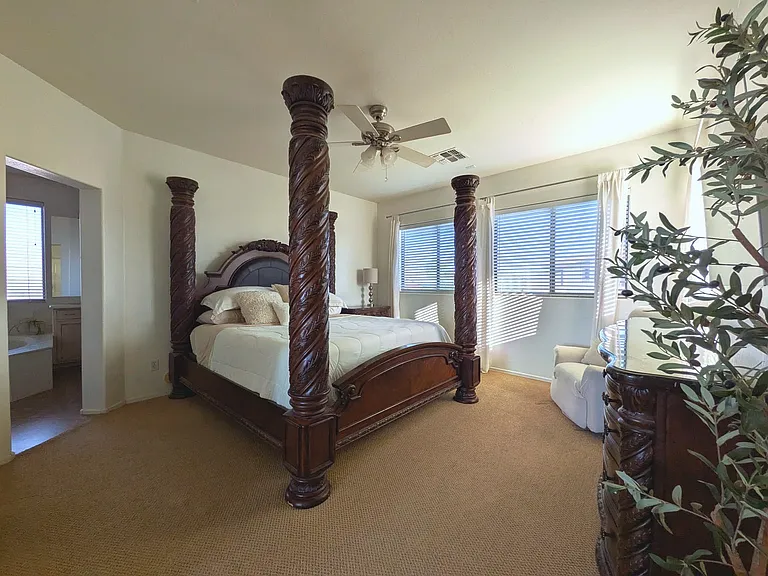 4053 E Reins Rd — Photo 12
