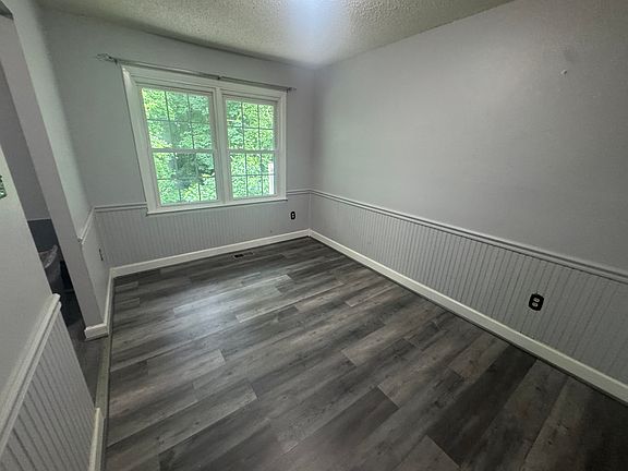 5th image of 12 Sharpley Ct