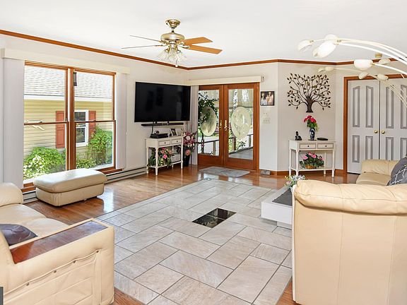 2nd image of 3313 Belfiore Rd