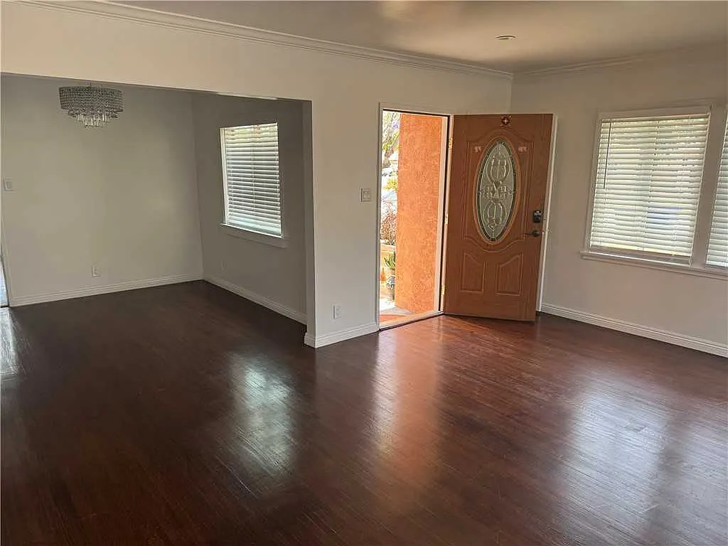 3 bed, 1381 sqft, $4,000 — Photo 4
