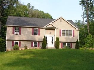 120 Brookfield Rd, Sturbridge, MA 01518