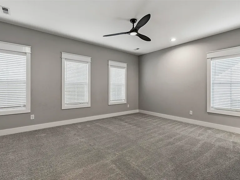 633 Village Way — Photo 26
