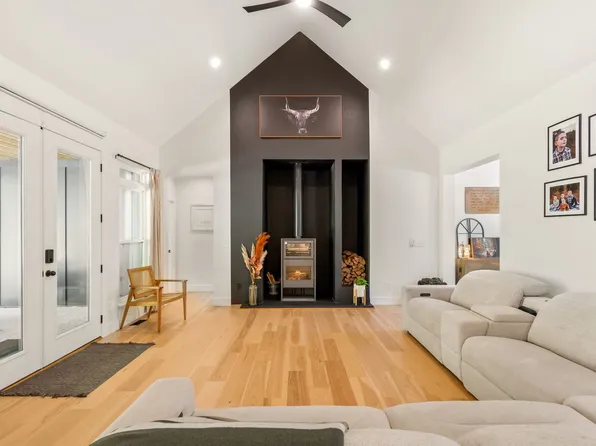 2320 Stephens Rd, Columbia, TN 38401