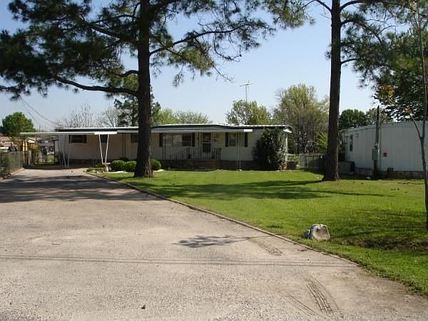 2nd image of 4523 Wildwood Cir