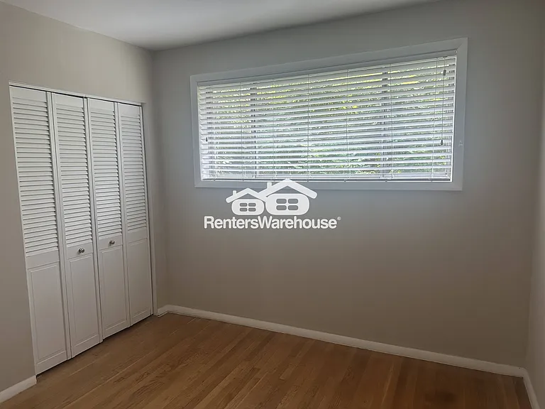 521 Epsom Rd #2C — Photo 8