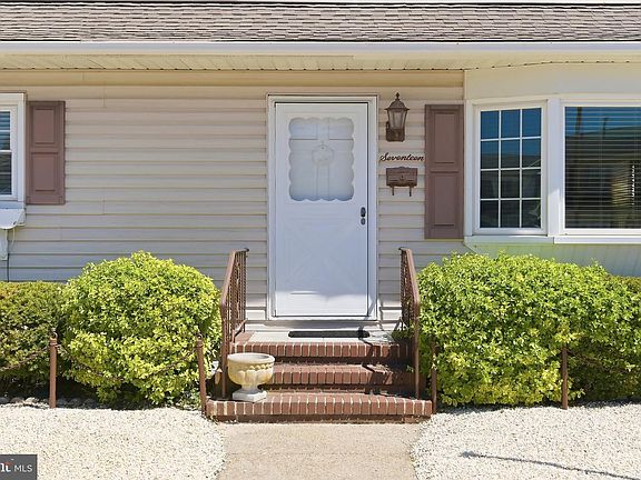5th image of 17 W Ramapo Ln