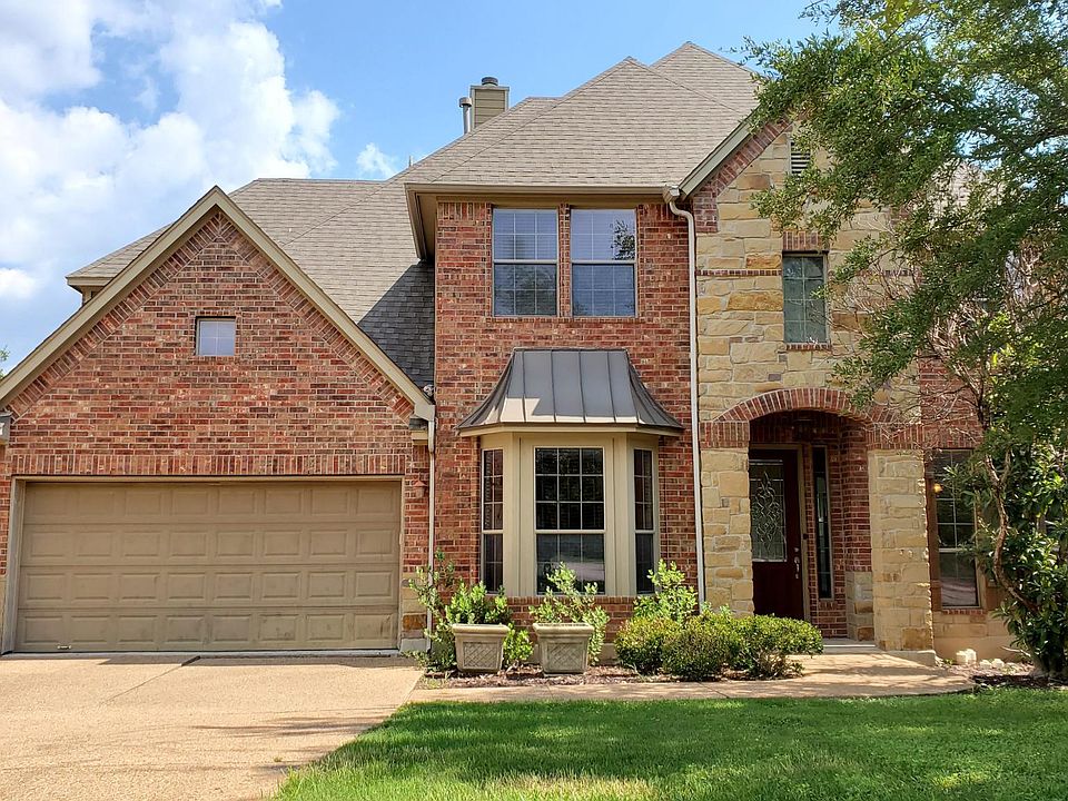Welcome home to 12508 Belcara Place!