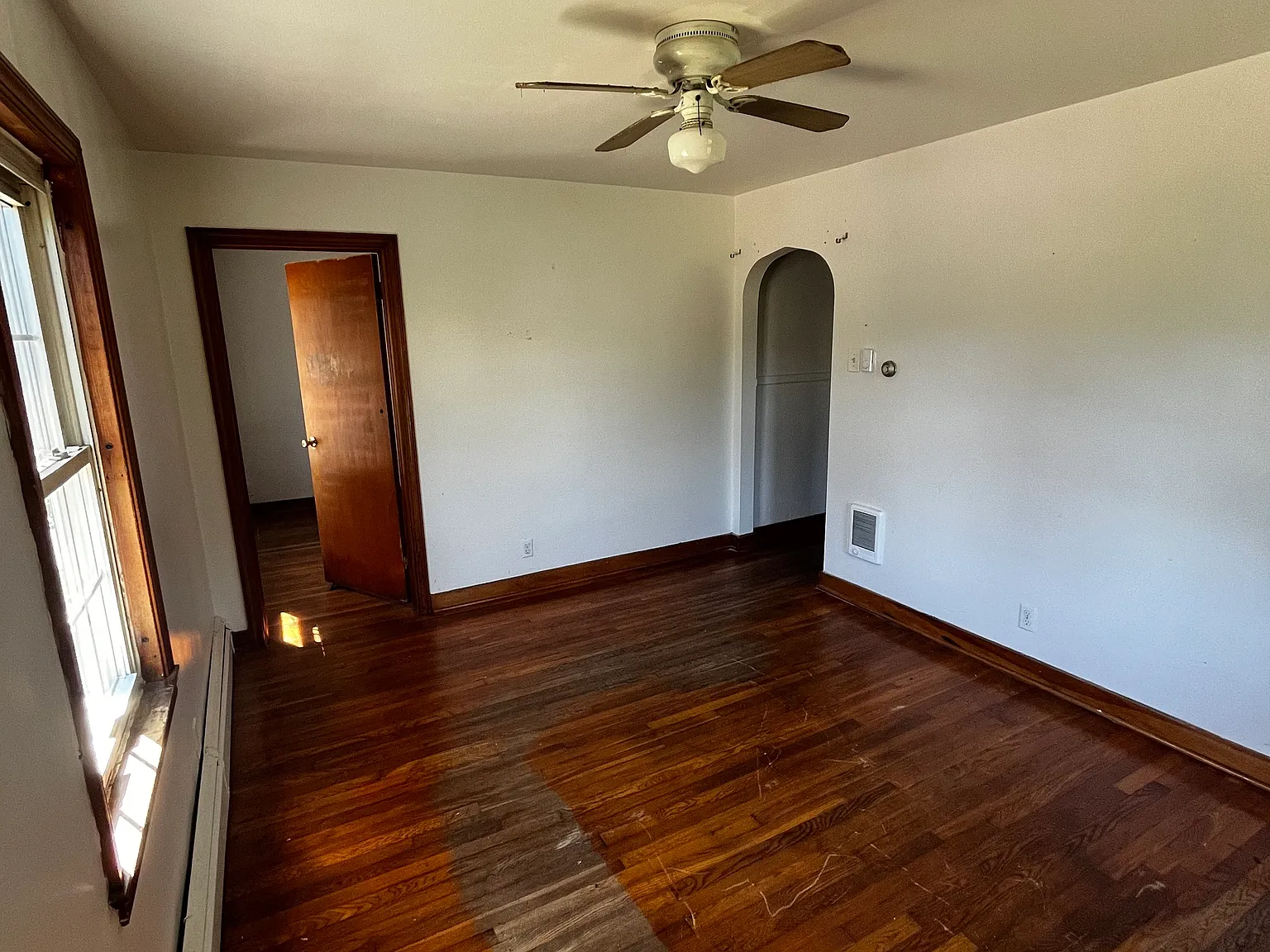 2 bed, 900 sqft, $1,600 — Photo 4