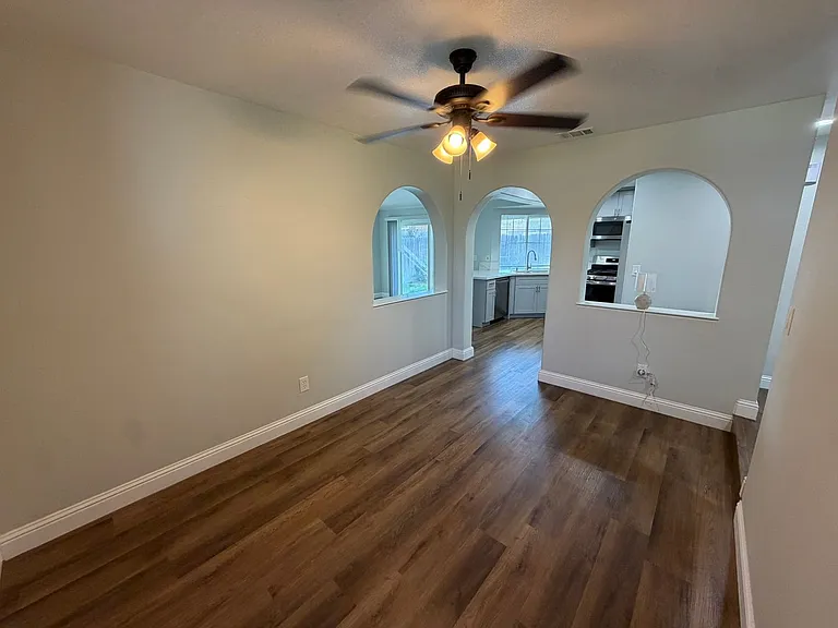 8267 Moorhaven Way — Photo 10