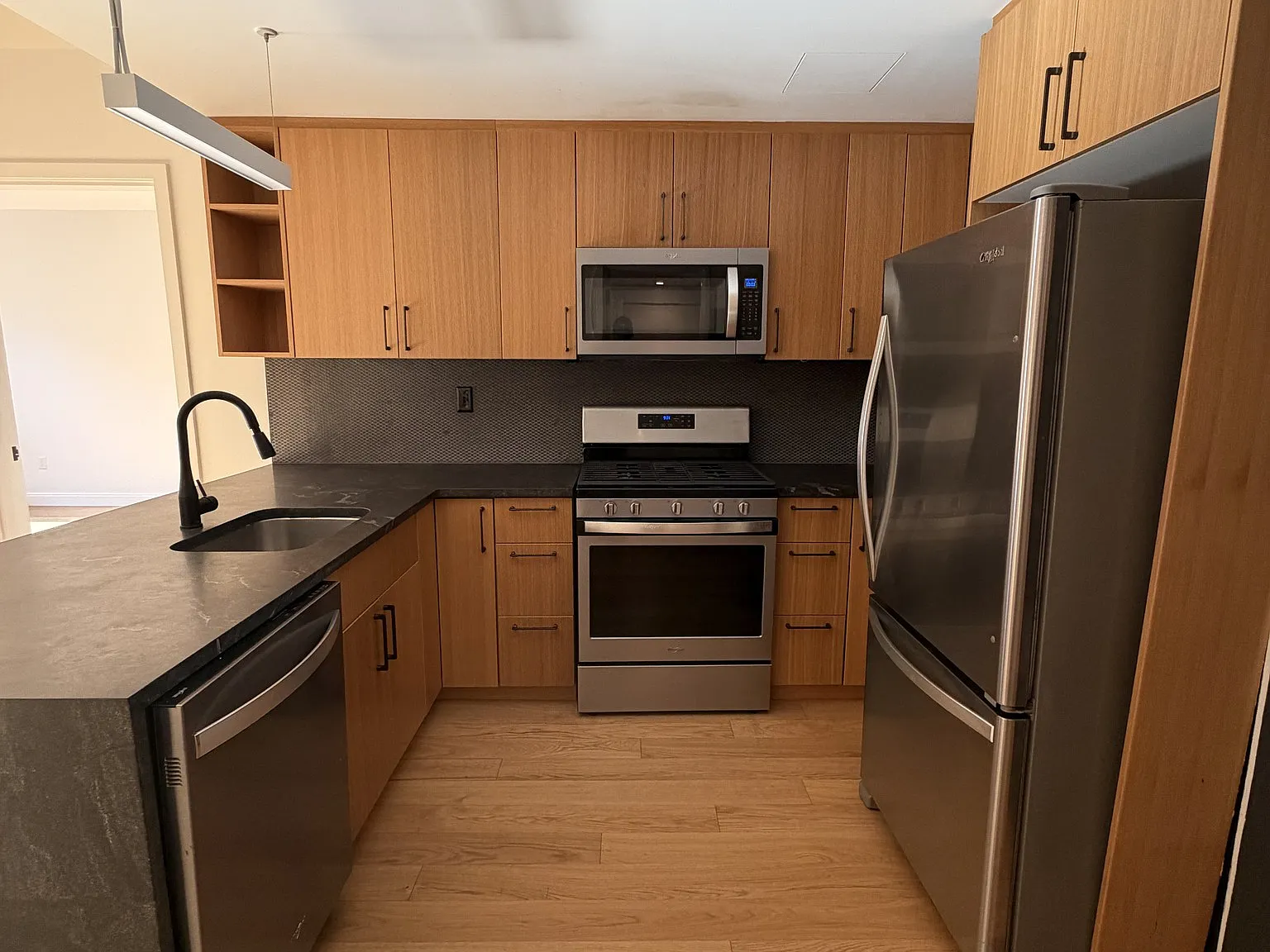 2 bed, 2.0 bath, $4,975 — Photo 2