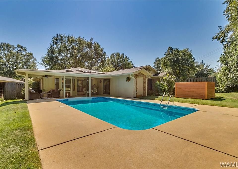 1st image of 1722 Hollow Ln