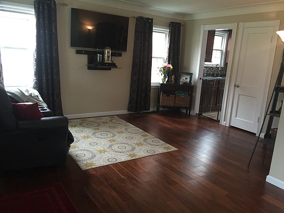 3rd image of 133 Jennings St