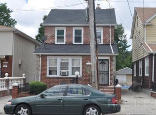 11120 208th St, Queens Village, NY 11429
