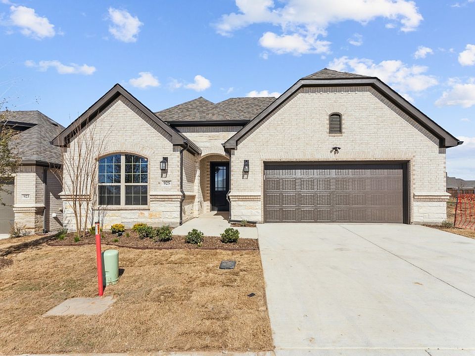 1st image of 925 Capella Ln