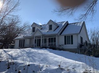 625 N 11th St, Petersburg, IL 62675