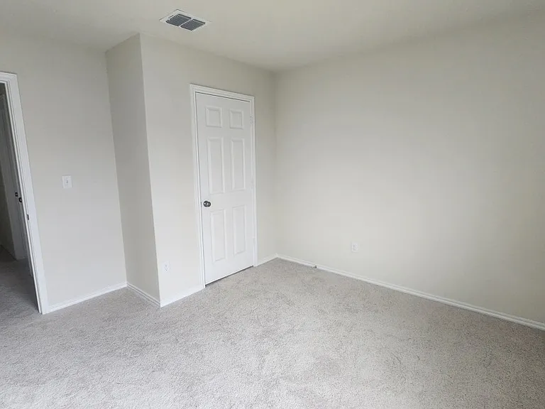10318 Glimmer — Photo 21