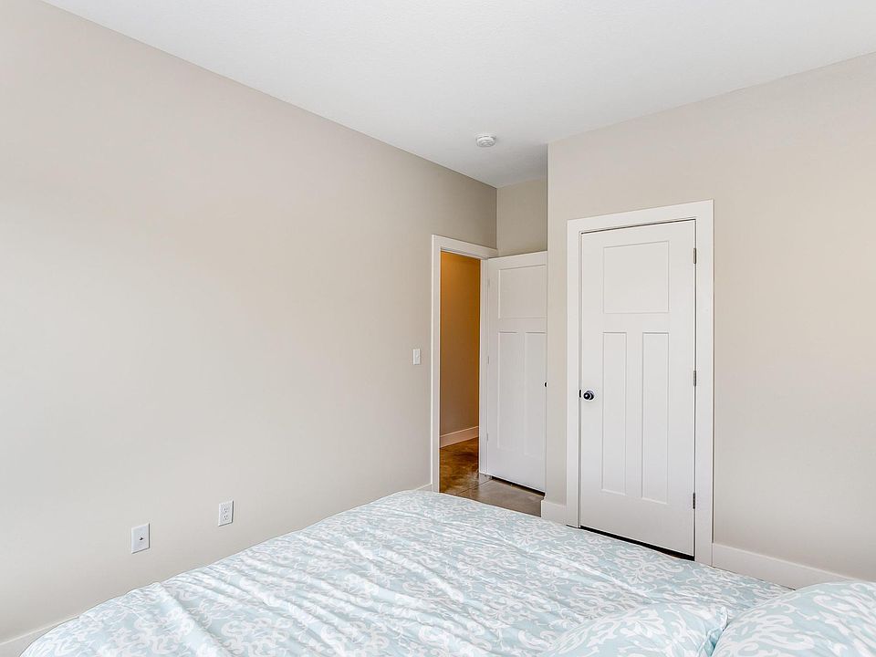 1st image of 907 W Onewood Pl