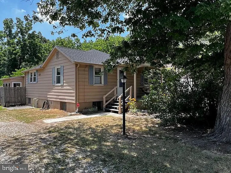 105 Harding Hwy — Photo 2