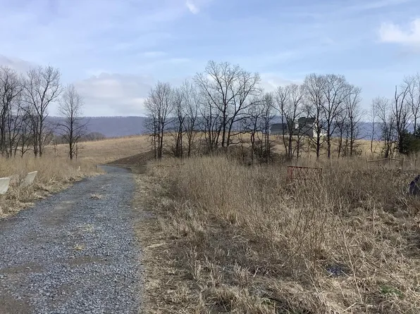 780 Norman Silver Dr, Hedgesville, WV 25427