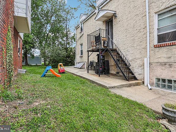5th image of 319 Macdade Blvd