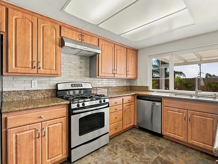 1101 Calle Vista Ave — Photo 13