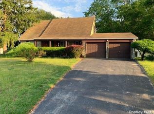 42 Strathmore Village Dr, South Setauket, NY 11720