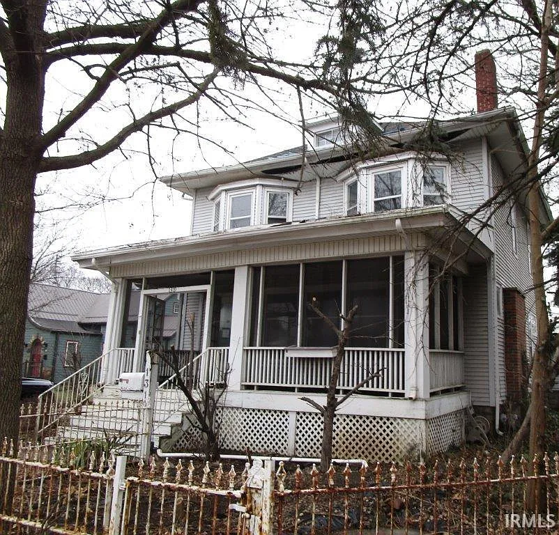 1319 E Center St photo 1