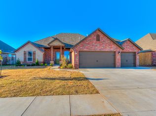 10924 SW 21st St, Yukon, OK 73099
