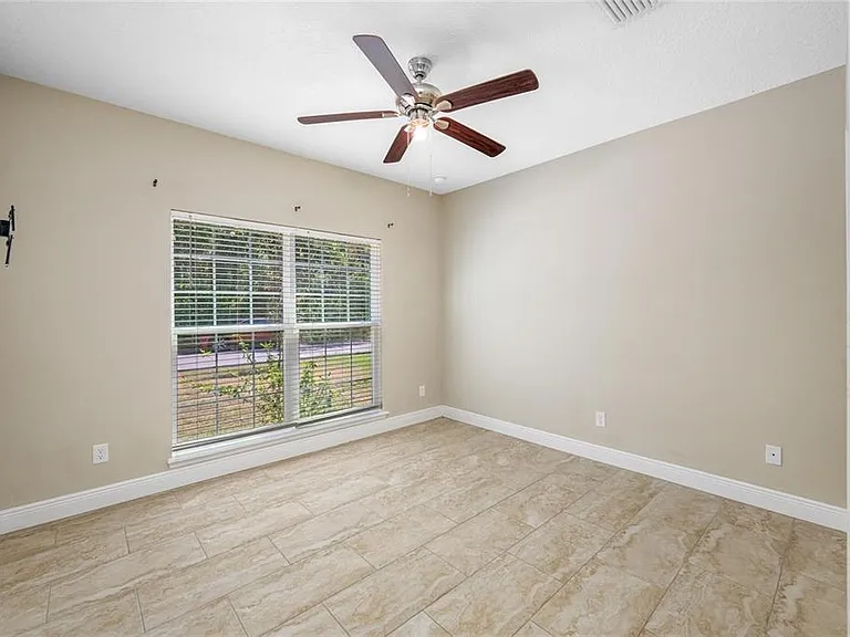 230 Clayton St — Photo 5
