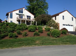 205 Lepes Rd, Portsmouth, RI 02871