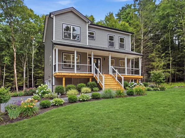 804 Peenpack Trail, Sparrowbush, NY 12780