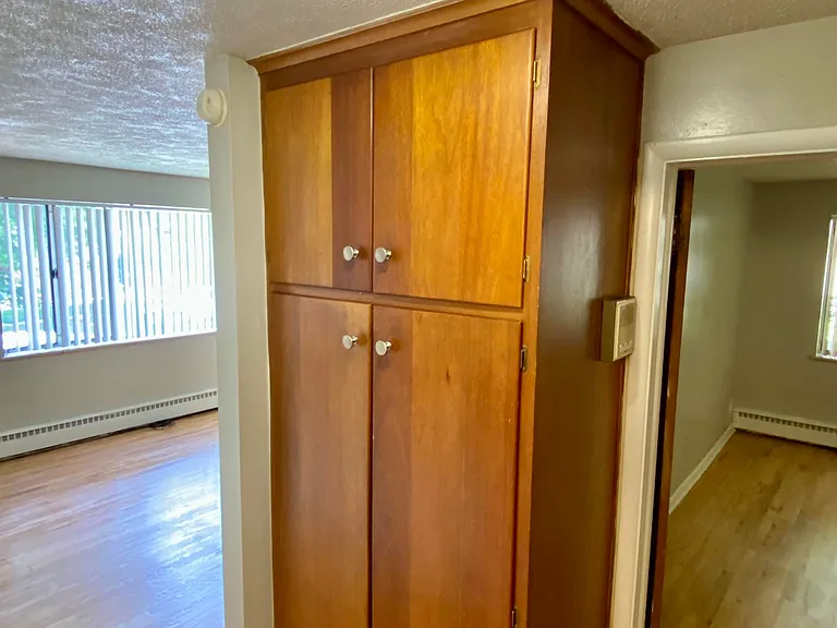 Corona Manor Apartments — Photo 45