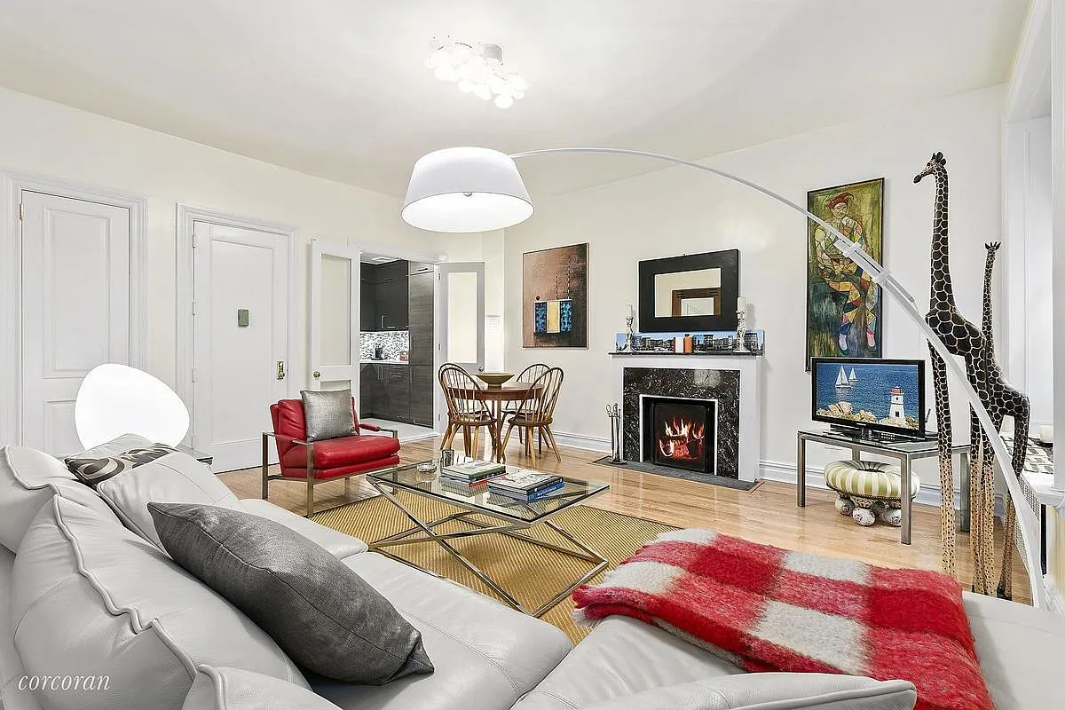 23 E 81st St APT 8 photo 1
