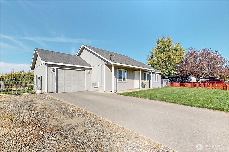 2nd image of 351 NE 15th Avenue