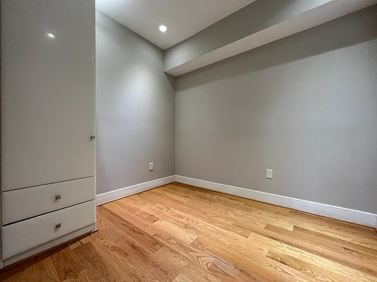 1209 G St SE #8 — Photo 19