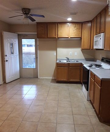 4th image of 7533 Linkwood St