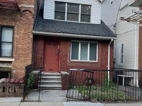 1789 E 17th St, Brooklyn, NY 11229