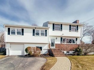 26 Countryside Ln, Marblehead, MA 01945