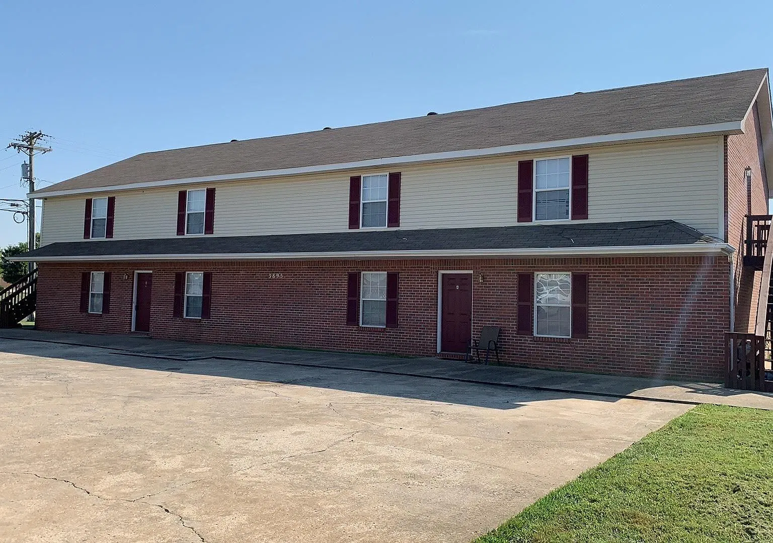 3895 Northeast Dr — Photo 2
