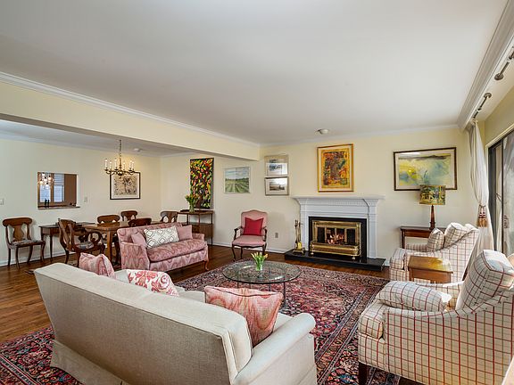 528 West Lyon Farm Drive