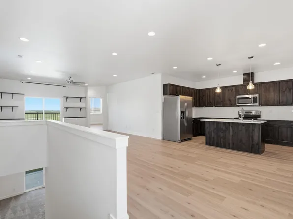 413 Bedrock Loop, West Richland, WA 99353