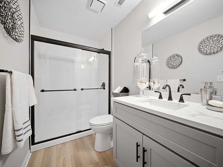 Vista Point Apartments — Photo 7